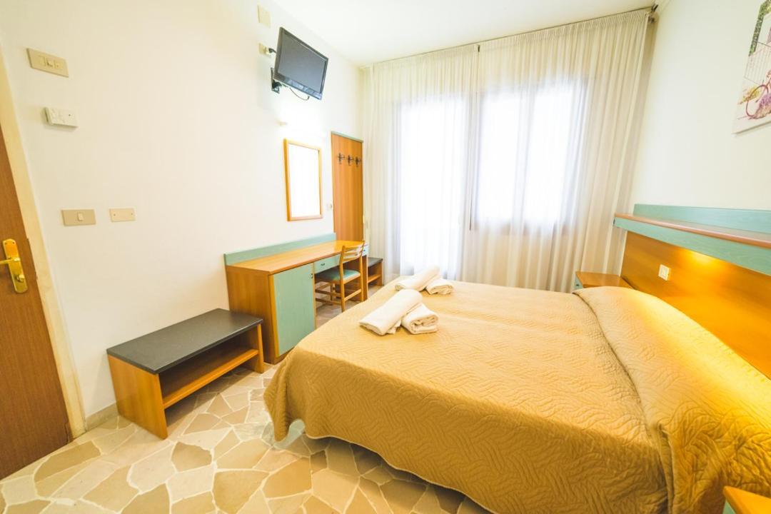 Hotel Grand Prix Соттомарина Экстерьер фото