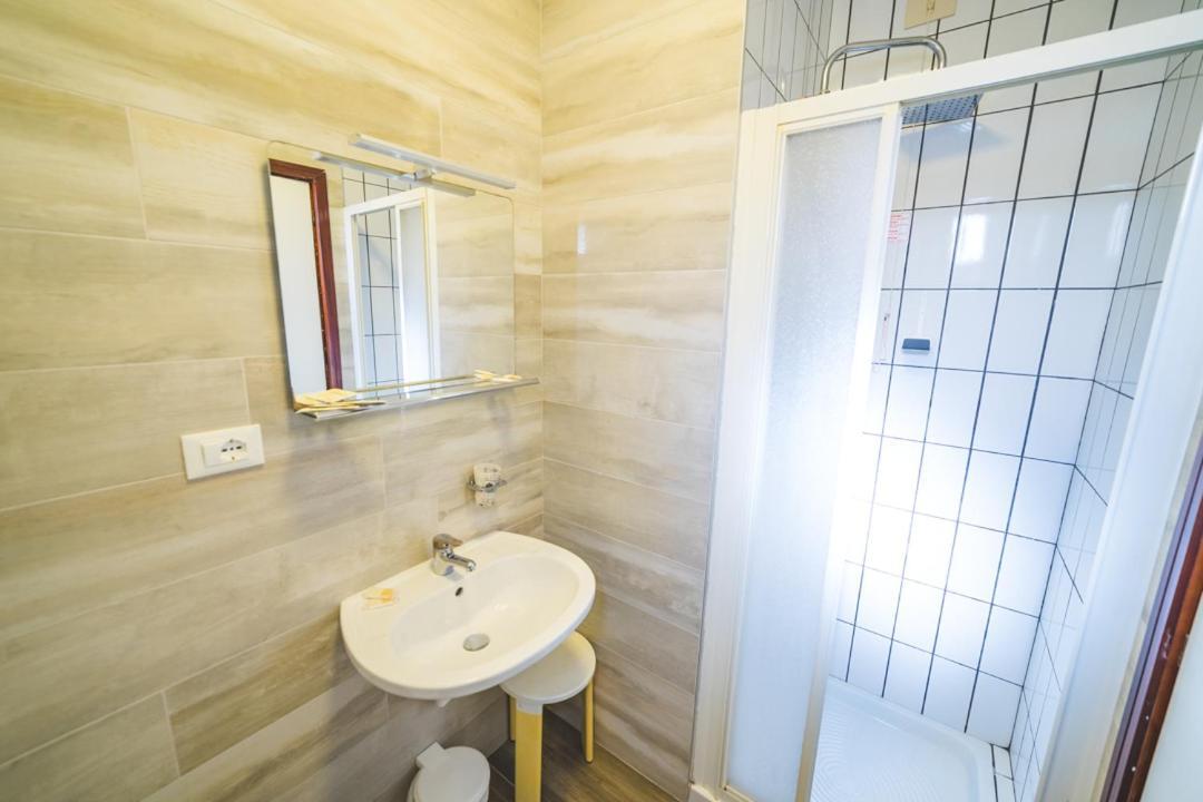 Hotel Grand Prix Соттомарина Экстерьер фото