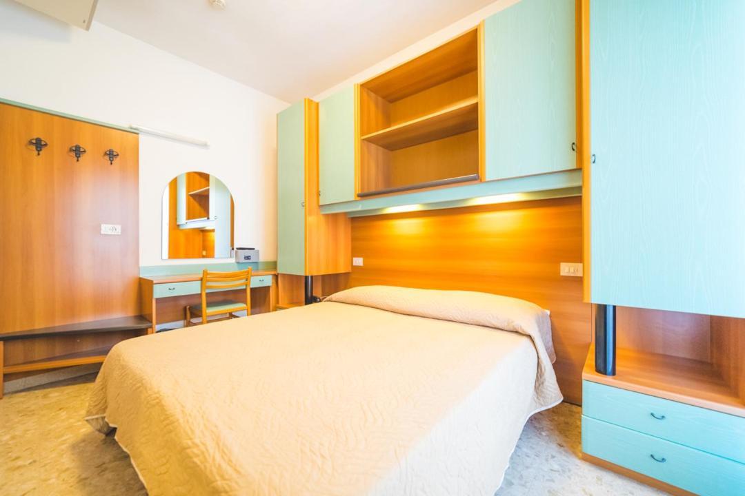 Hotel Grand Prix Соттомарина Экстерьер фото