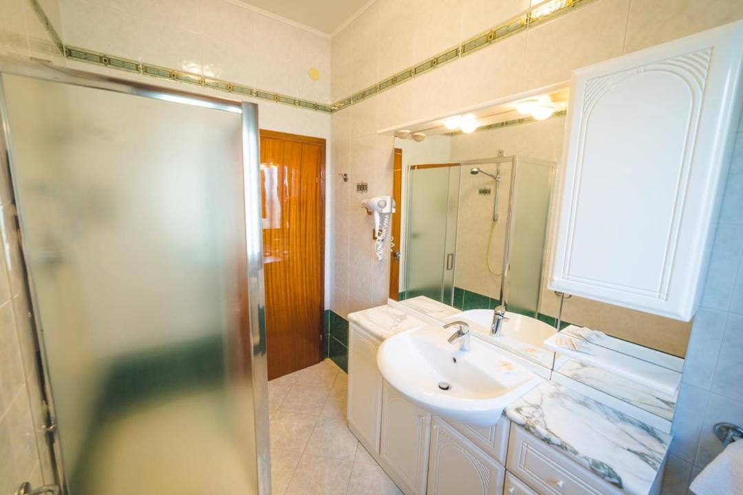 Hotel Grand Prix Соттомарина Экстерьер фото