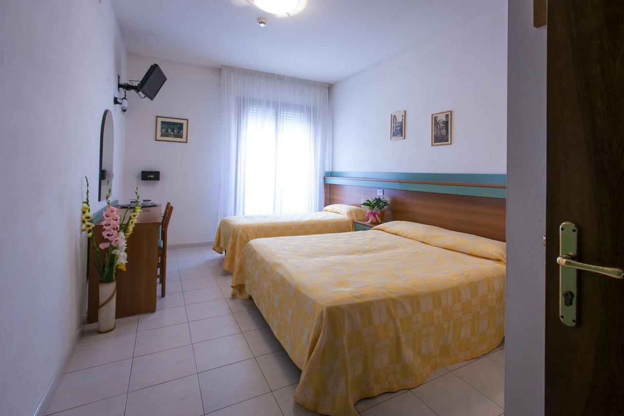 Hotel Grand Prix Соттомарина Экстерьер фото